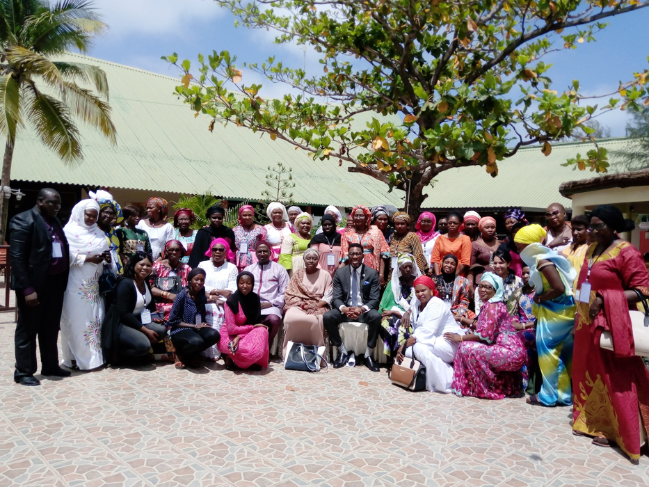 Photo of the participants, trainers and Minister of Women and Social Welfare.
